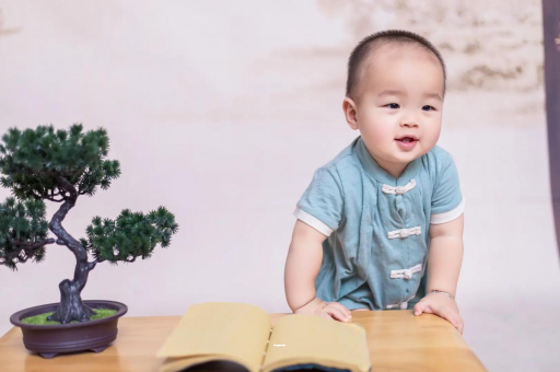代怀哪里最便宜宝宝爱吐奶是什么原因